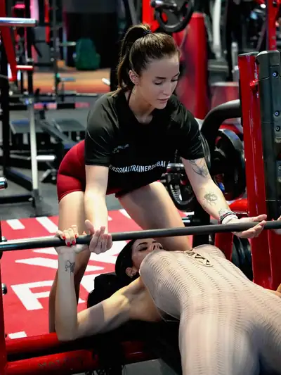 Bench press with a spotter